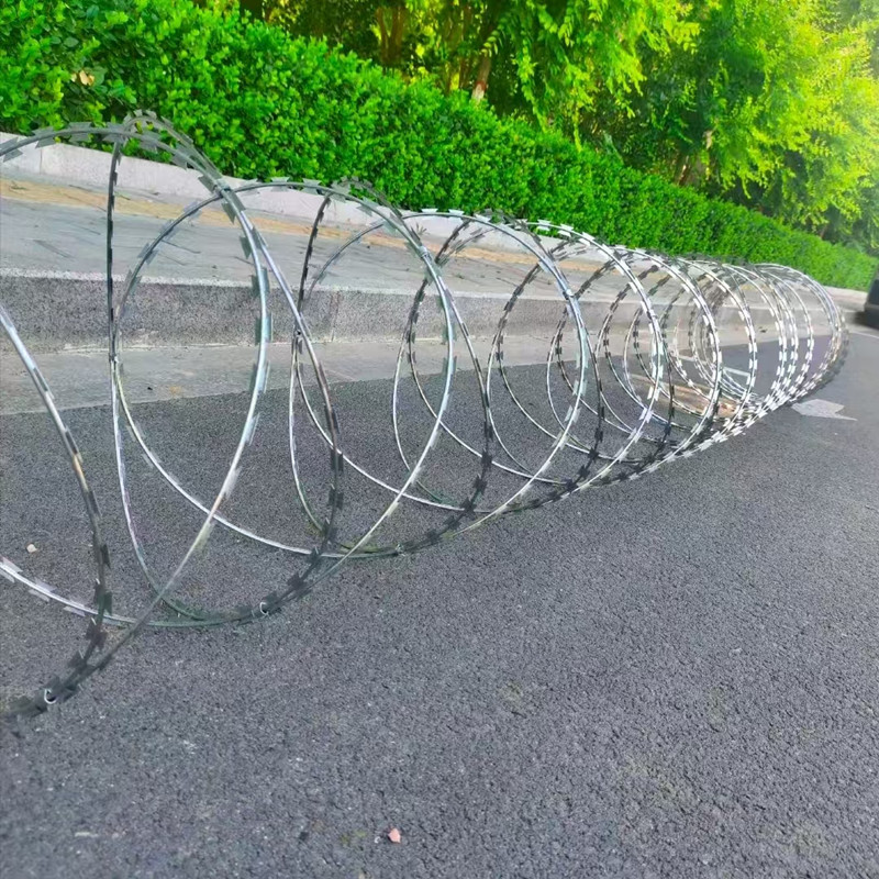 Лезвие бритвы колючая проволока